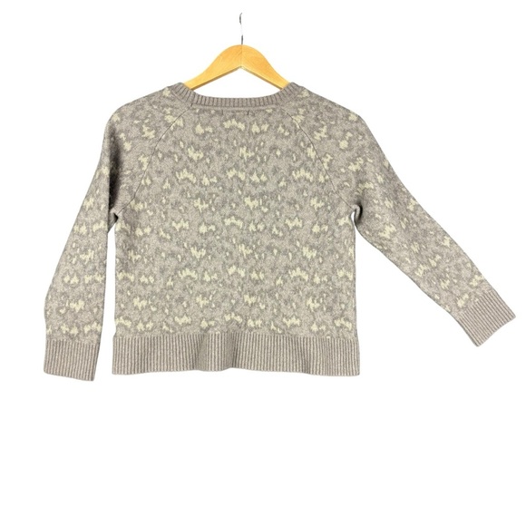 EUC Athleta Women’s Merino Wool Blend Leopard Crewneck Sweater in Gray/Cream Lg - Picture 6 of 11